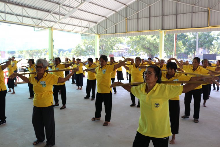 เมื่อวันที่ 5 พ.ย.62 นายอุบล อรรคบุตร ประธานกรรมการ และนายกฤษณา สร้อยแสง ผู้จัดการ ได้เดินทางไปมอบเงินสนับสนุน จำนวนเงิน 5,000 บาท ให้กับนายจรัส ใจแก้ว ผู้อำนวยการศูนย์เป็นผู้รับมอบหลังจากนั้นได้เยี่ยมชมกิจกรรมลำไม้พลอง